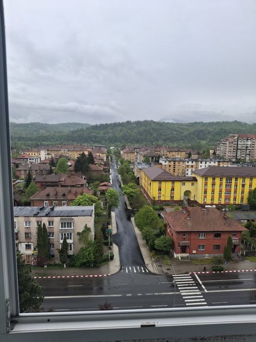 Inchiriez sau [ Vand ]apartament doua camere zona centrala