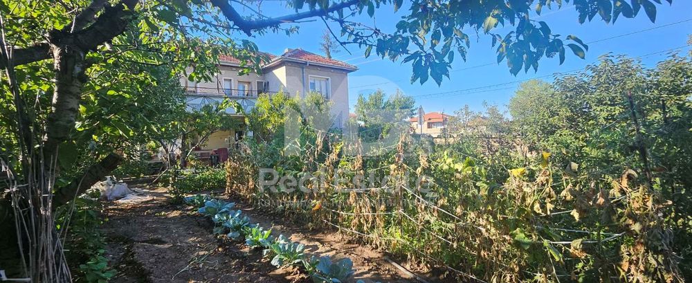 Къща в Пловдив, област-с.Тополово площ 162 цена 94500