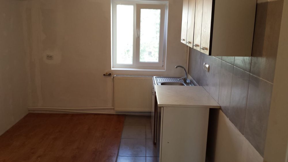 Închiriez Apartament cu 3 camere Urlați