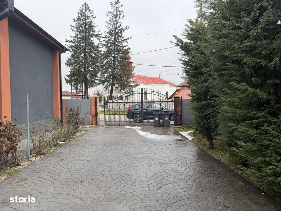 Casa 240 mp utili, 5000 mp teren + afacere la cheie, restaurant, zona