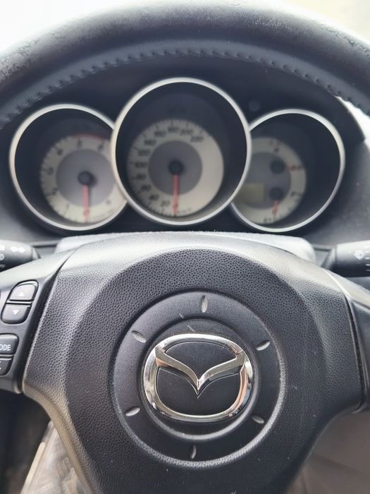Vând Mazda 3 din 2006