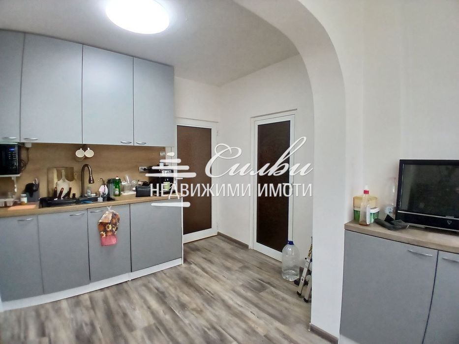 Четиристаен апартамент - кв. Тракия