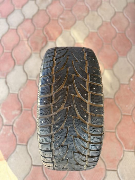 Продам диски с зимними шинами R20