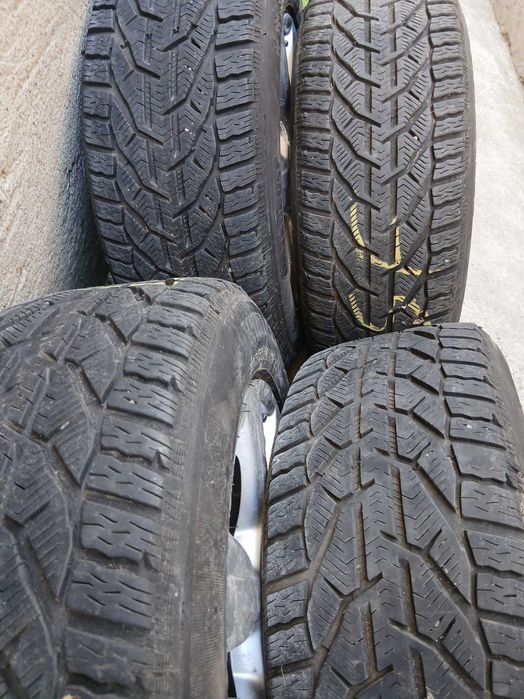 Set 4 roți cu anvelope de iarnă R16 pentru Audi