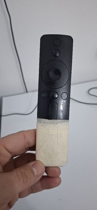 Смарт телевизор с кронштейн