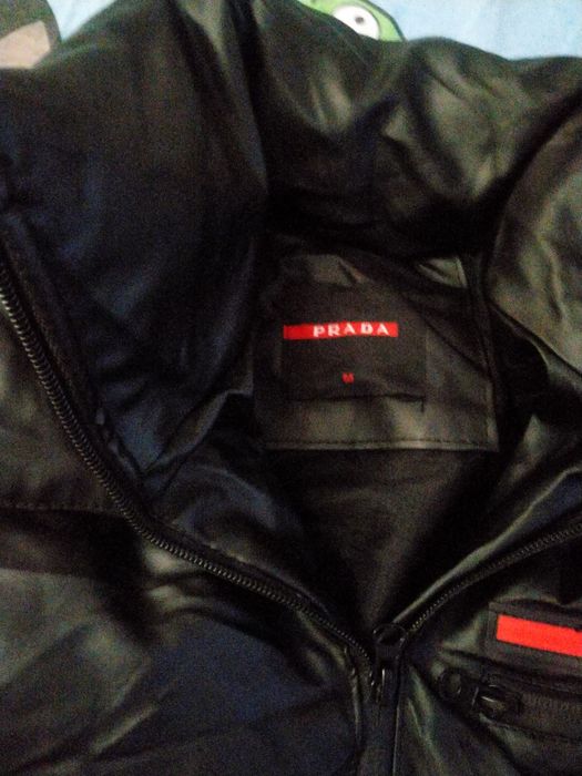 Оригинално яке  Prada М  размер.
