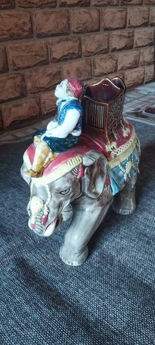 Антикварный слон- табачница