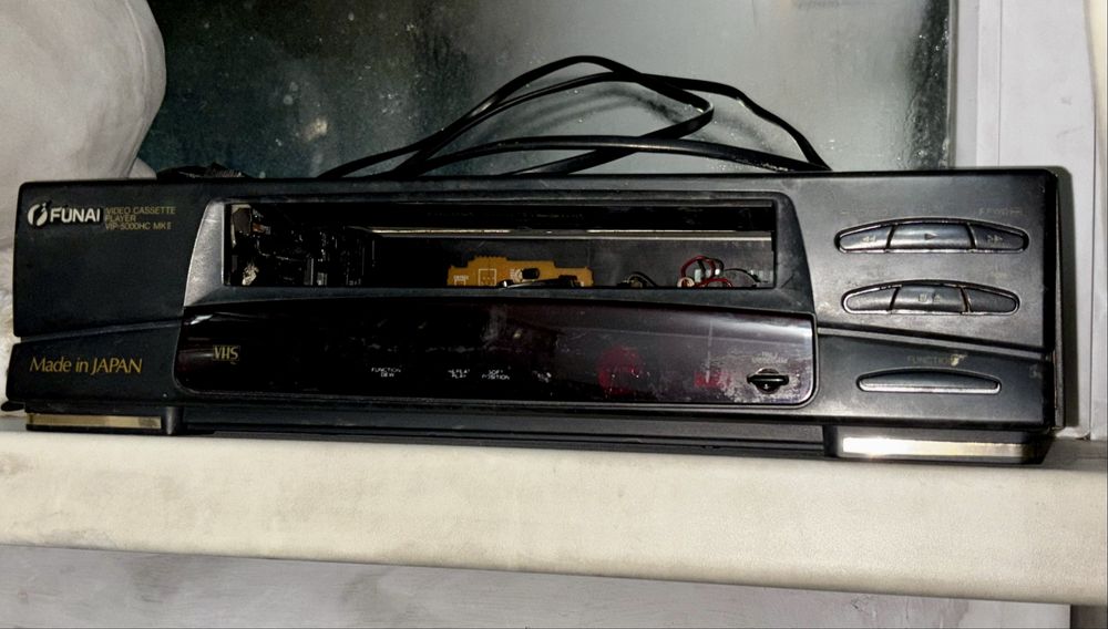Продаю VHS Видеоплеер