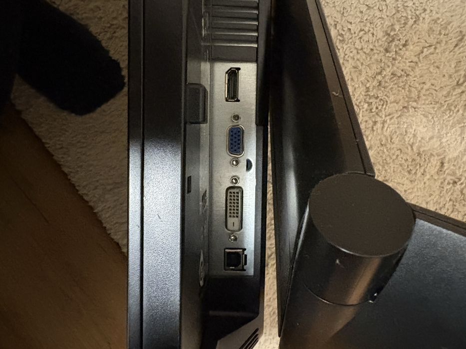 Vand monitor folosit Hp