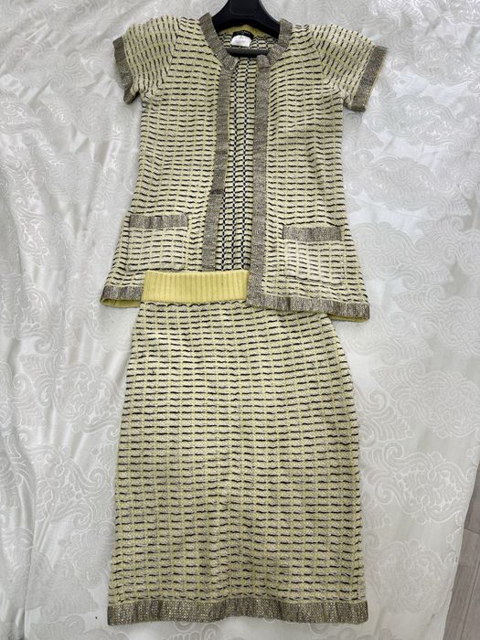 Продаю двойку вязанная со стразами