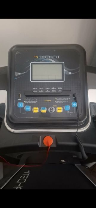 Bandă alergat marca Techfit.