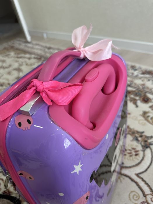 Детский чемодан сатылады