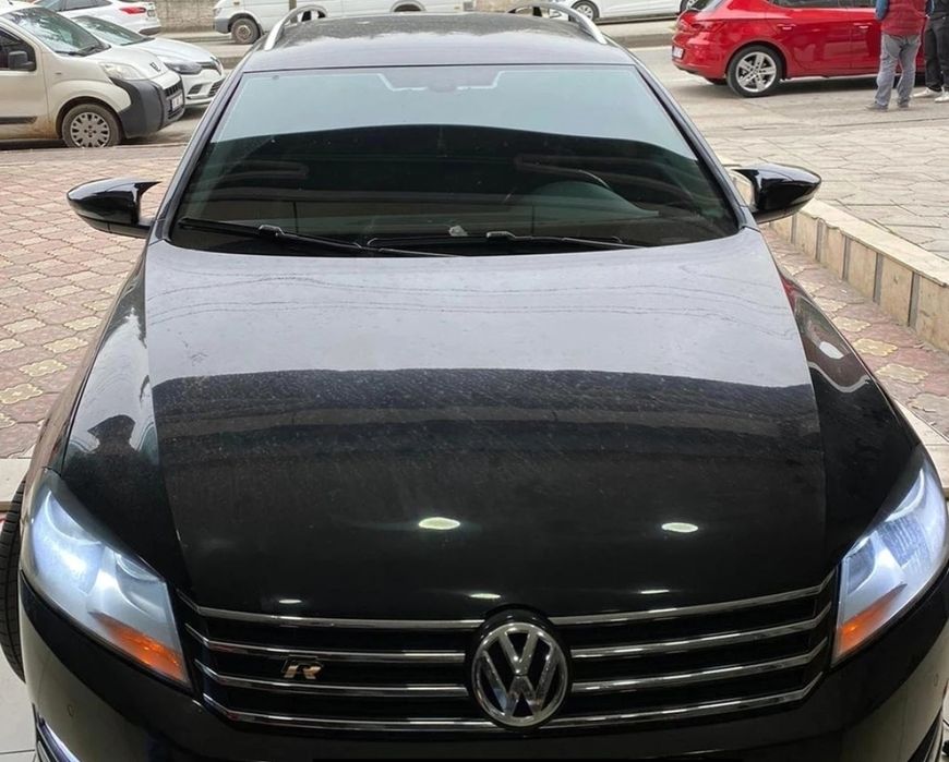 Capace oglinzi VW Passat B7 model Batman negru lucios