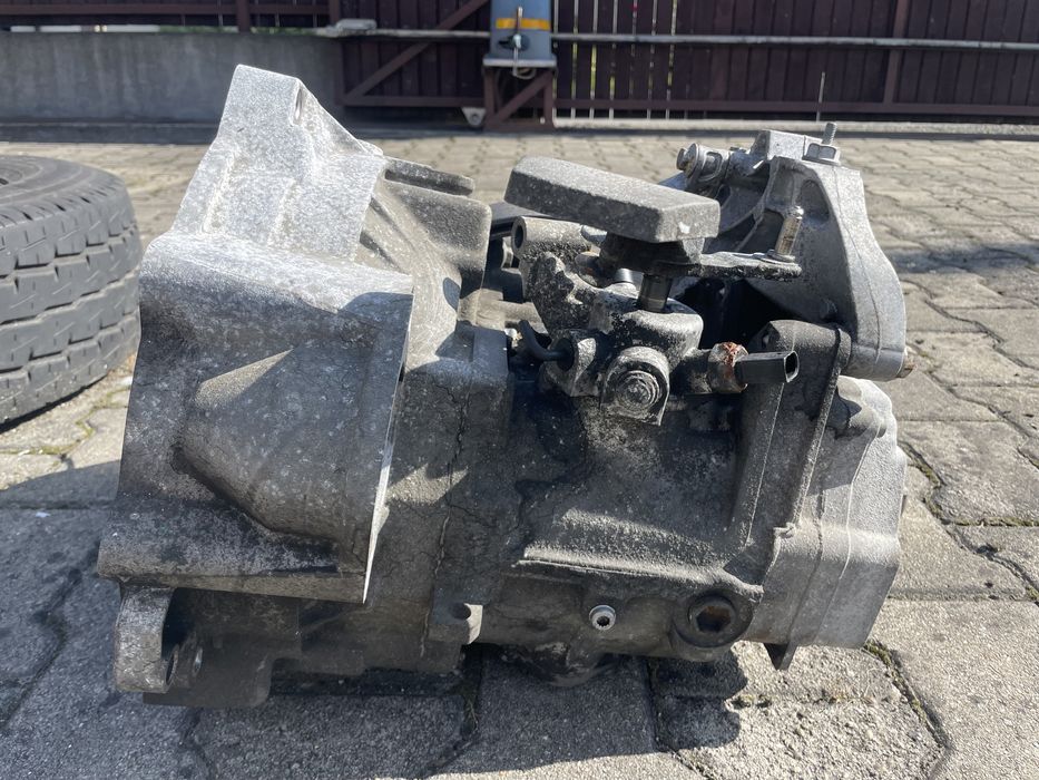 Cutie Viteza VW Caddy  5+1  viteze. 6+1 viteze