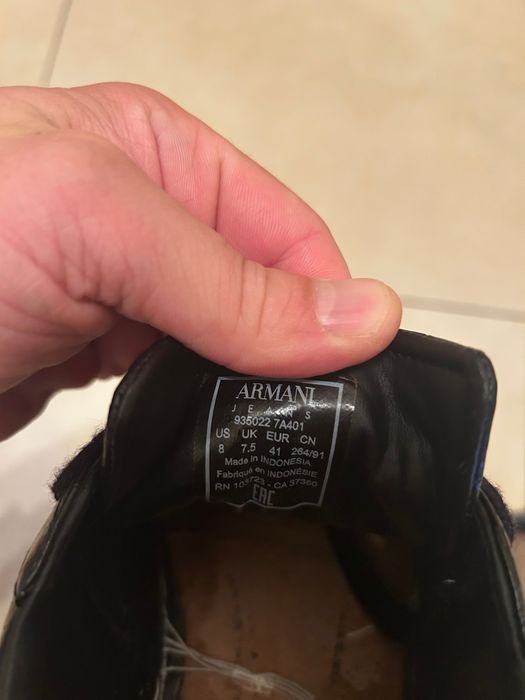 Оригинални кецове Armani 41-Черно с тъмно-синя вставка.