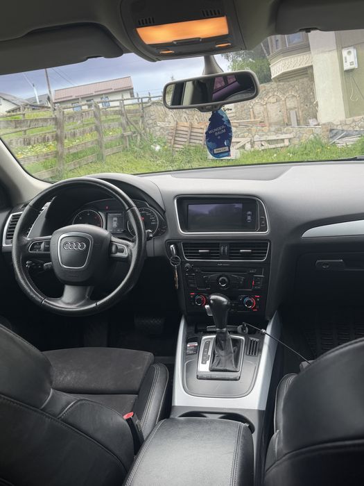 Vând sau schimb Audi Q5 quattro         Schimb cu masini mai noi pickup(l200,hilux,etc)sau Vw trasporter sau vito,etc.