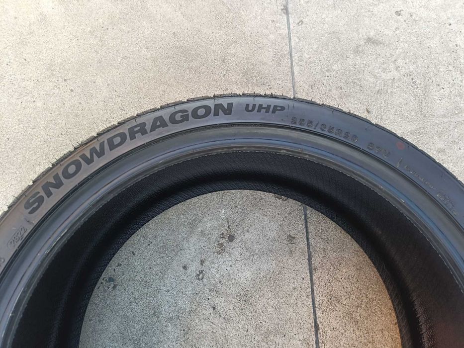 O anvelopa noua de iarna 255 35 20 imperial snow dragon dot 2822