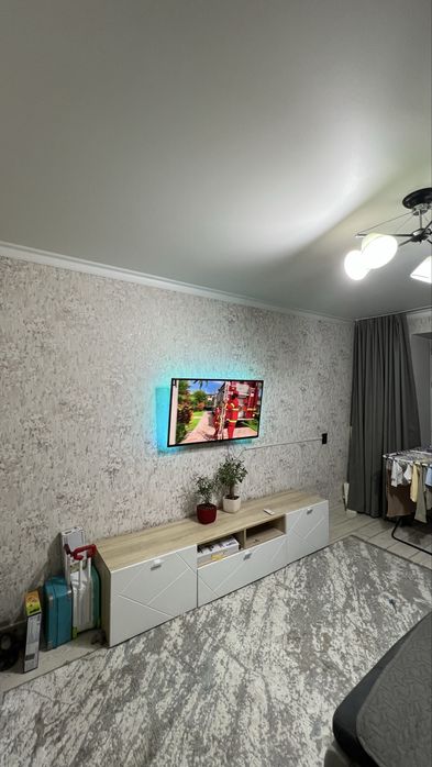 Продам ТВ-тумбу в отличном состоянии.