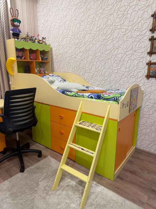 Мебельный гарнитур в детскую