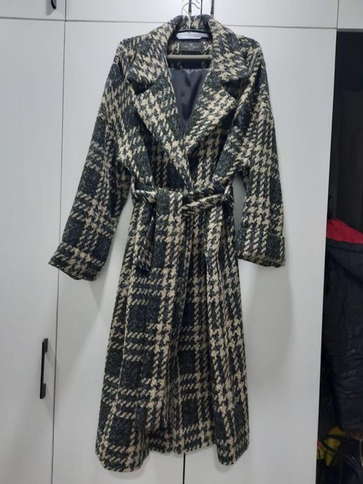 Продам осеннее пальто.