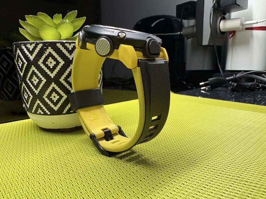 Casio G-Shock yellow&black