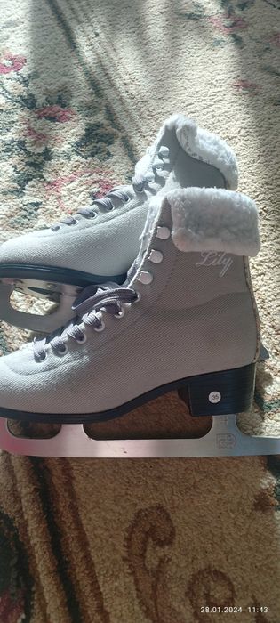 Продам коньки 35рр