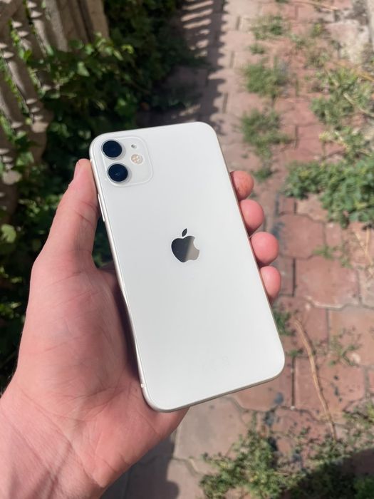 Продам iPhone 11 White