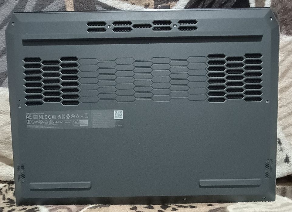 Lenovo LOQ  15ARP9