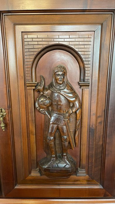 Mobila clasica din lemn masiv