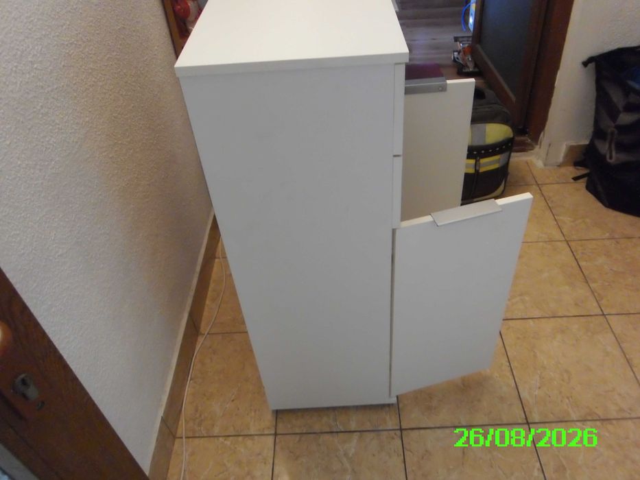 Mobilier gradina ,Dulap/Comoda BEBE si un turn cu 3 etajere .comoda cu 3 sertare