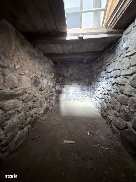 Casă cu 4 camere,2 bai, curte 529mp, toate utilitatile Breaza
