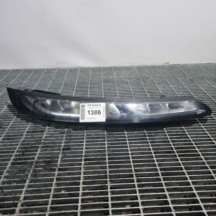 Far Dreapta Citroen C4 Cactus 2014 - 2017 SUV 4 Usi (1386) Fara xenon