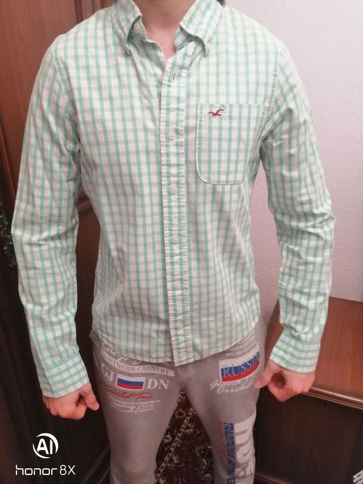 Erkaklar ko'ylagi holati alo.