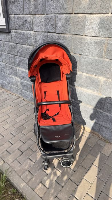 Продам коляску anex air -x