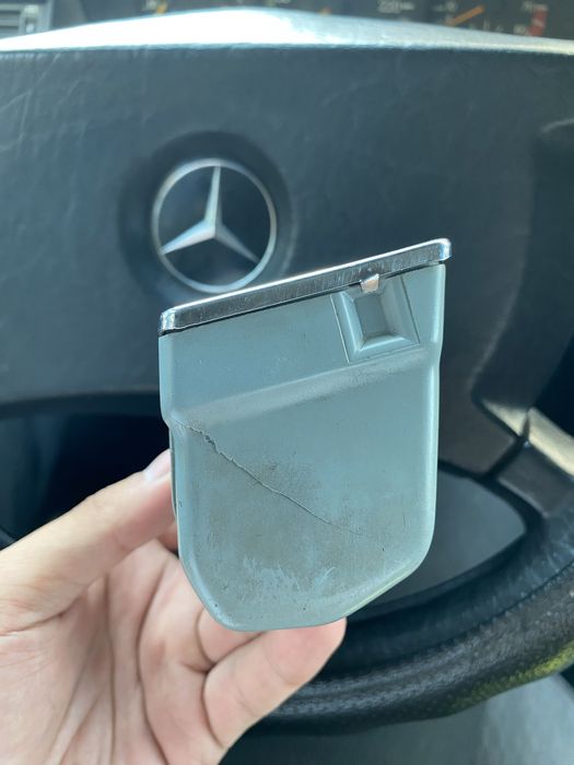 Пепельница на w124 Mercedes