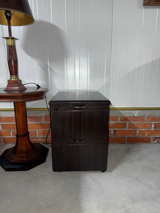 Класическо директорско бюро