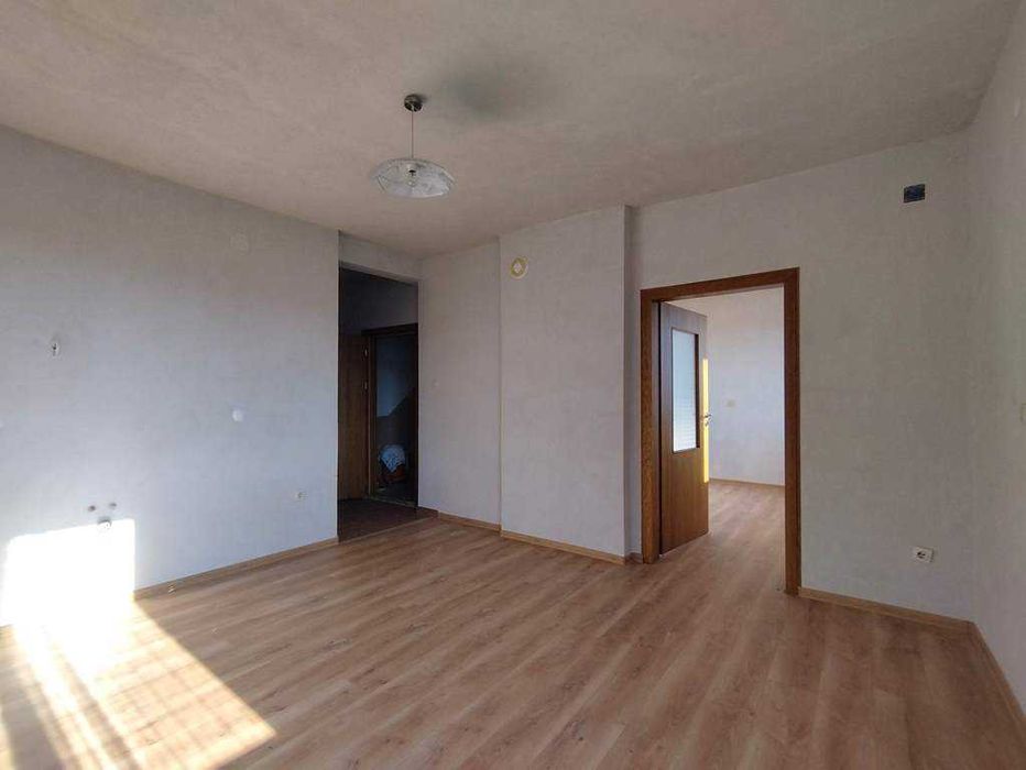 продавам къща в гр.Троян