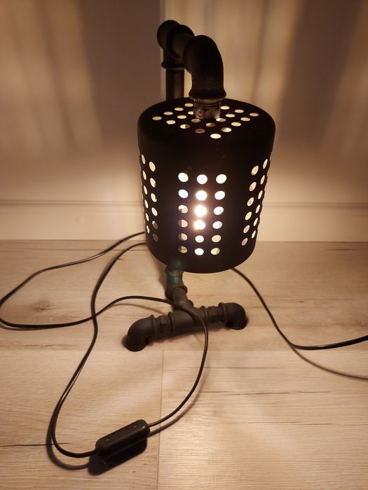 Veioza steampunk, stil industrial