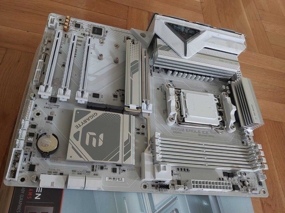 Ryzen 7 9800X3D + Gigabyte B850 Eagle ICE