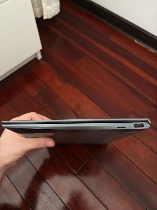 Laptop Asus Zenbook 14, strare foarte buna