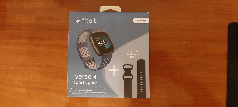 Ceas  smart Versa 4  sports pack  NOU sigilat în cutie.   Ideal pentru cei pretențioși ce vor un lucru de calitate.