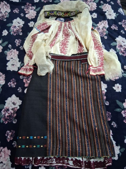 Costum popular vechi autentica foarte vechi