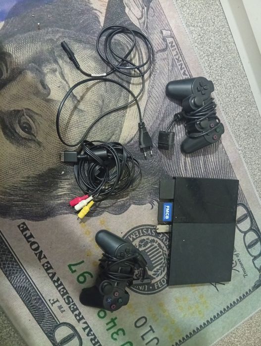Продам плейстейшен 2