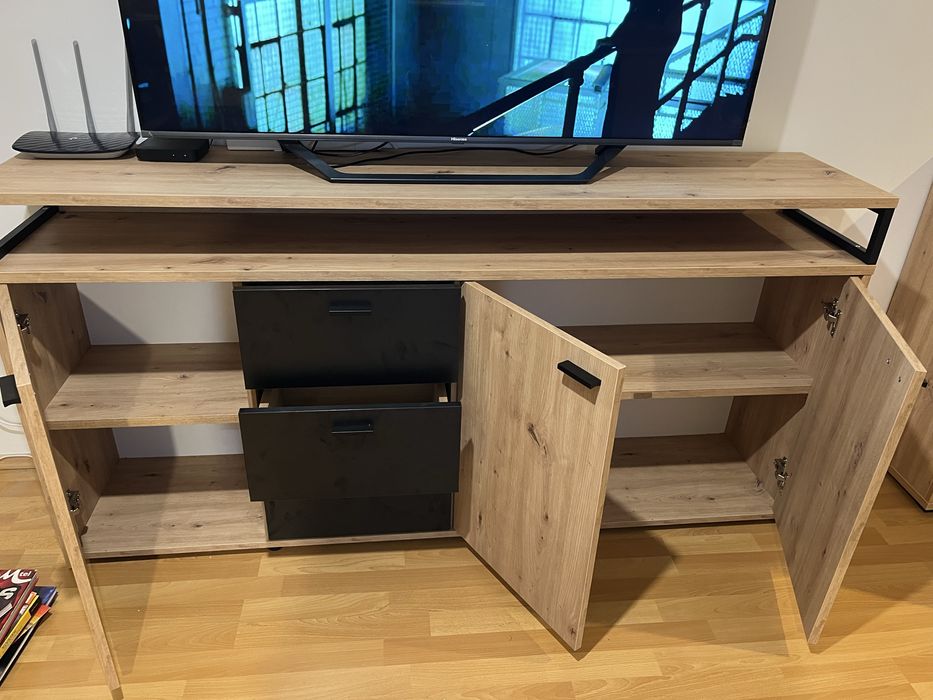 Продавам чисто нов ТВ шкаф/комод