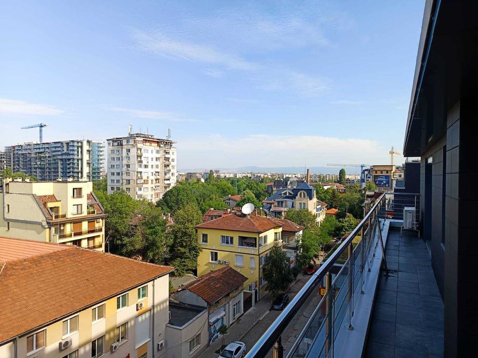 Дава се под наем Тристаен апартамент в София, Оборище - 165 кв.м за 1500 € - Снимка #11