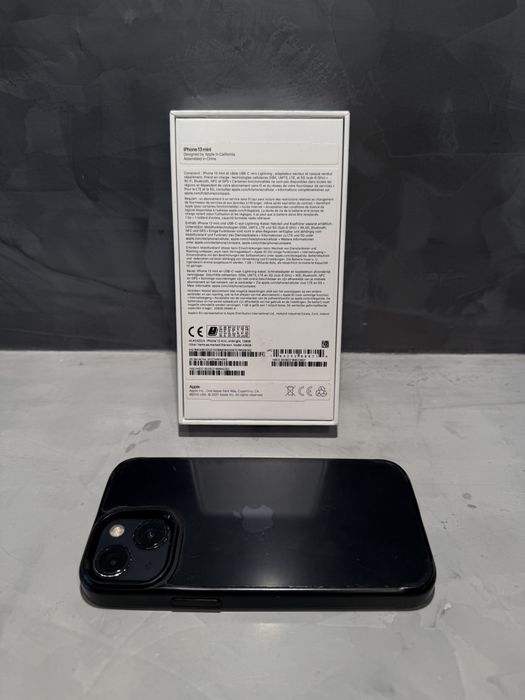 Iphone 13 Mini Midnight 128 GB + подарък