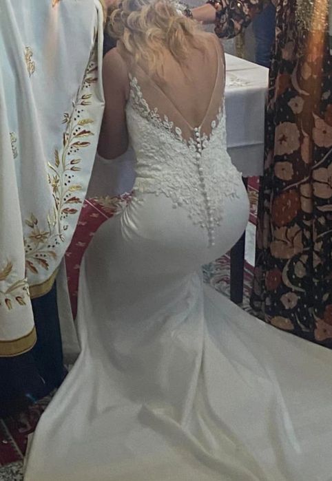 Rochie de mireasă elegantă tip sirenă