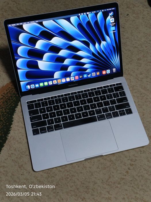 Macbook pro 13,3
