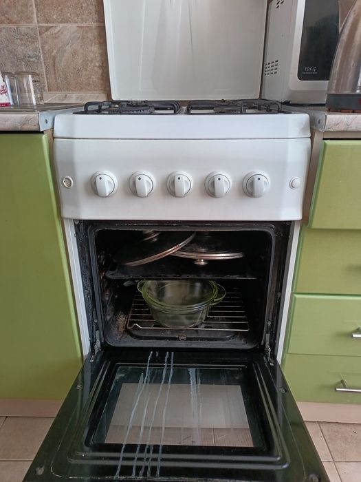 Продам газовую плиту