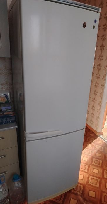 Продам холодильник Атлант